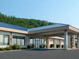 Hotel Howard Johnson & Conference Center By Wyndham
