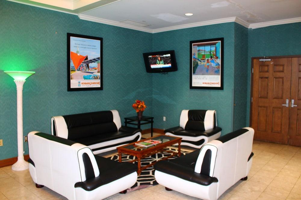 Howard Johnson & Conference Center By Wyndham Salem