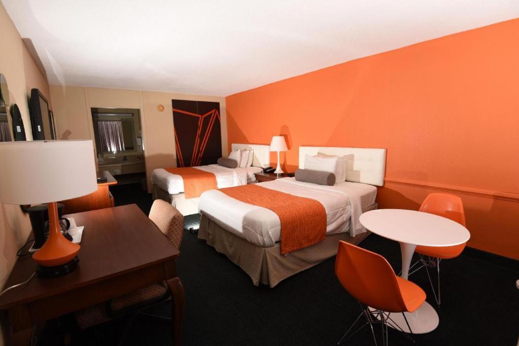 Howard Johnson & Conference Center By Wyndham Hotel Salem