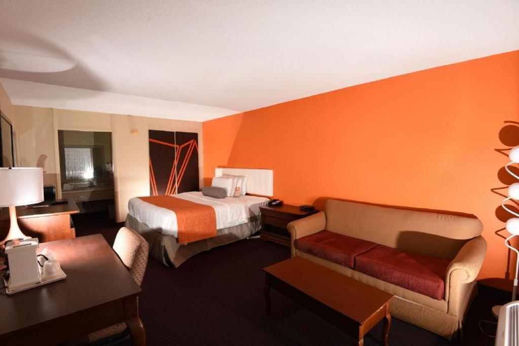Howard Johnson & Conference Center By Wyndham 2* Salem